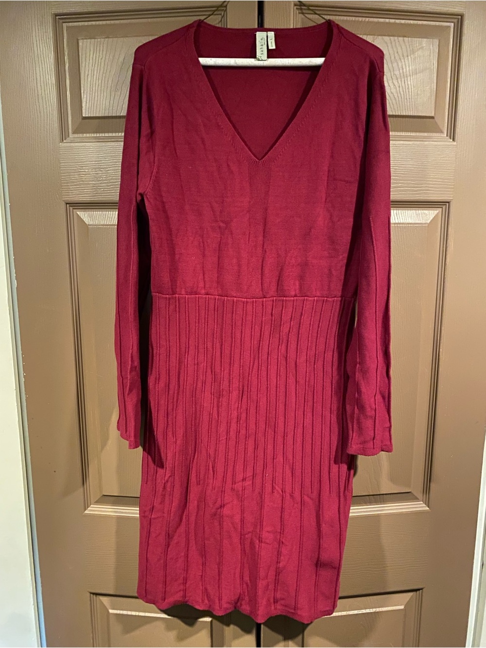 Women’s Sahalie V-Neck Long Sleeve Pleayed Knit Dress - Deep Berry